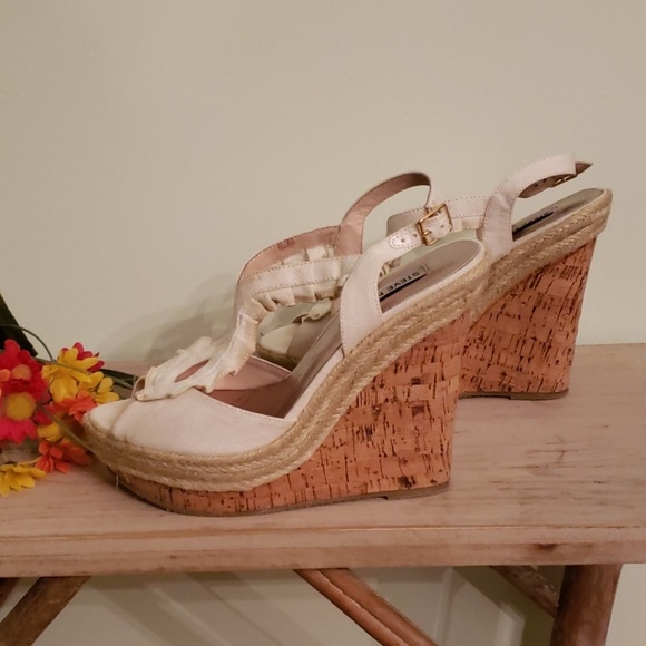 Steve Madden Tulipp Wedge Canvas Sandals, size 7 - Picture 6 of 6